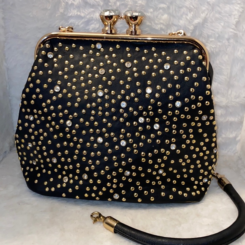 ⬇️Boutique black & gold studded bag